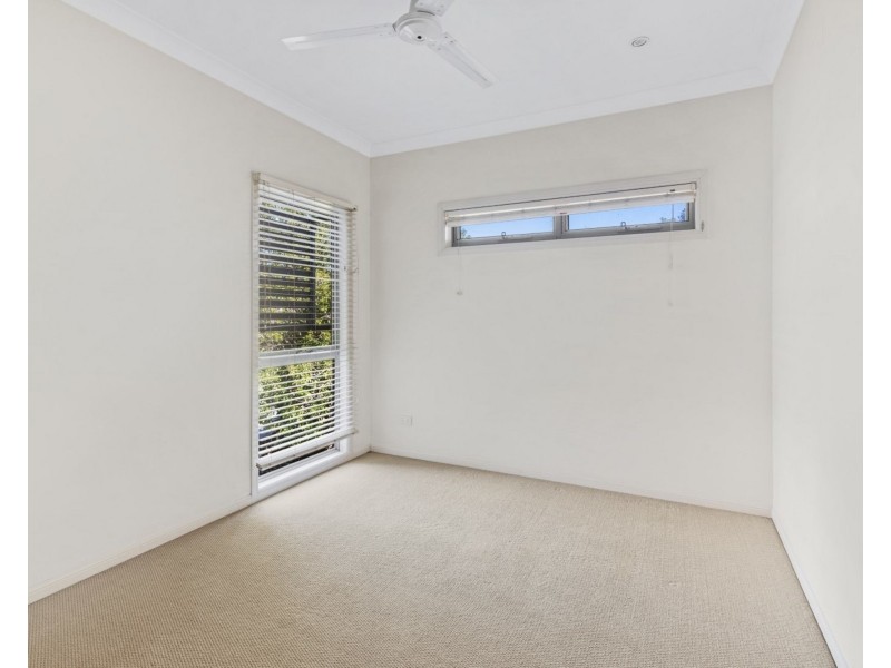 1/81 Pohlman St, Southport QLD 4215