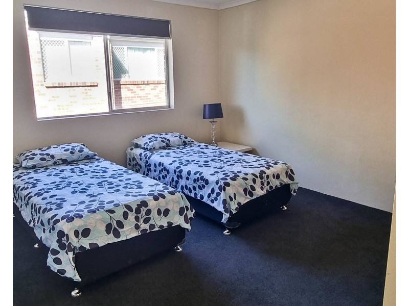 8/210 Scarborough St, Southport QLD 4215