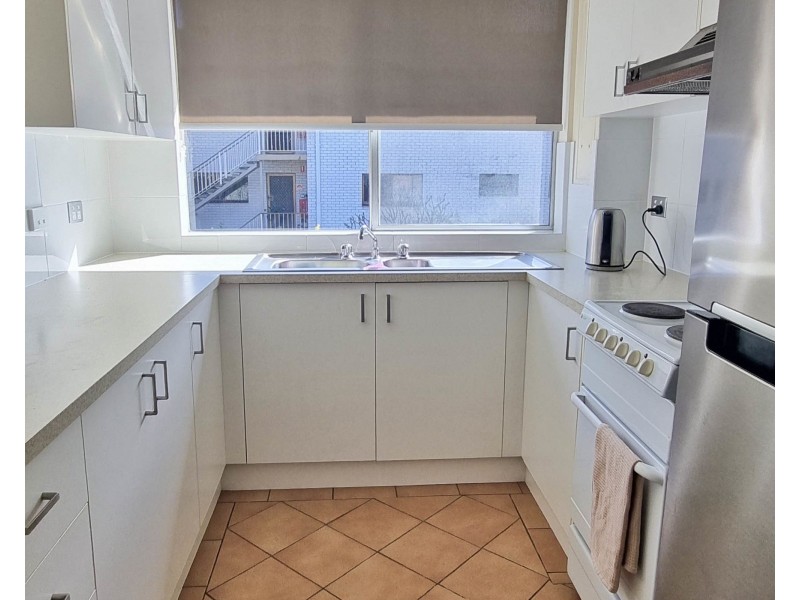 8/210 Scarborough St, Southport QLD 4215