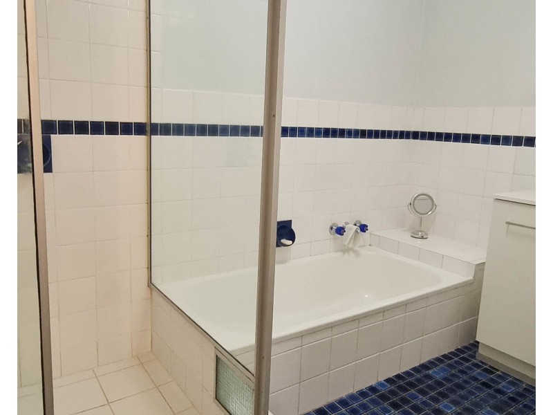 8/210 Scarborough St, Southport QLD 4215