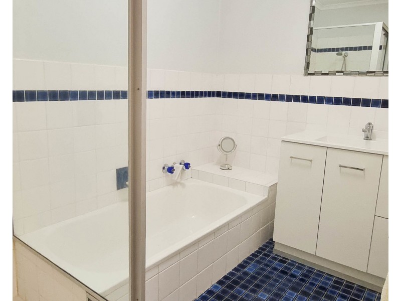 8/210 Scarborough St, Southport QLD 4215