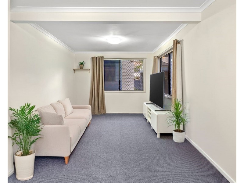 17 Melinda St, Southport QLD 4215