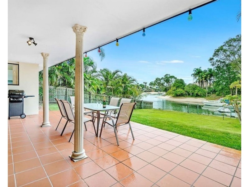 3 Bermuda St, Broadbeach Waters QLD 4218