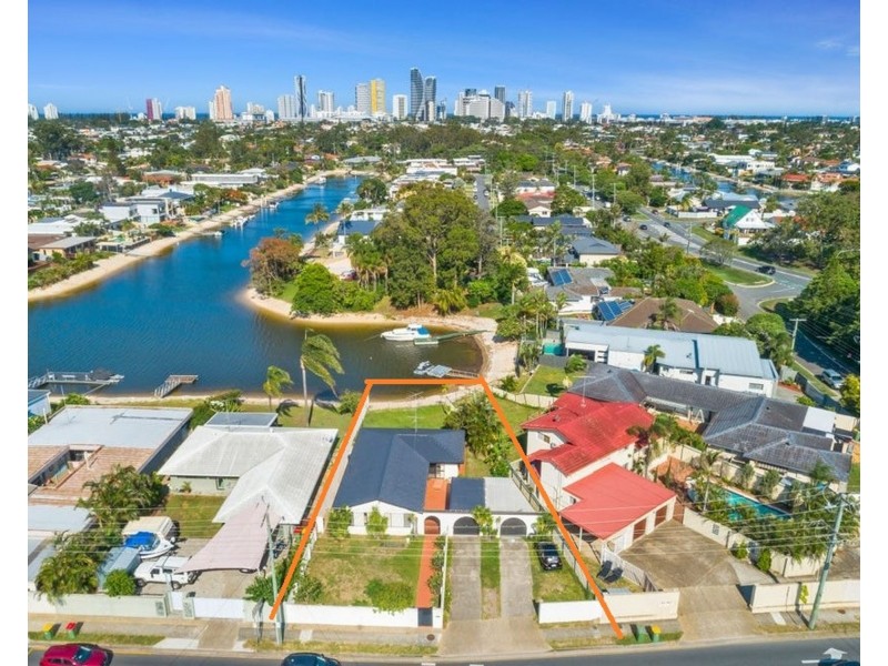 3 Bermuda St, Broadbeach Waters QLD 4218