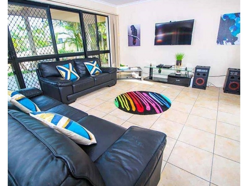 3 Bermuda St, Broadbeach Waters QLD 4218
