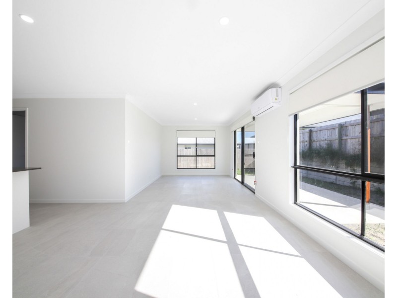 7 Laon Street, Pimpama QLD 4209