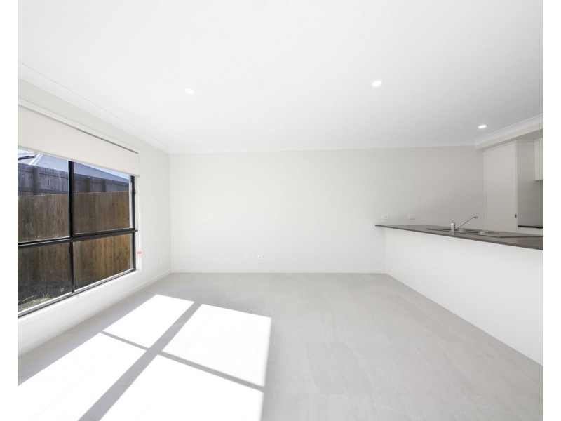 7 Laon Street, Pimpama QLD 4209