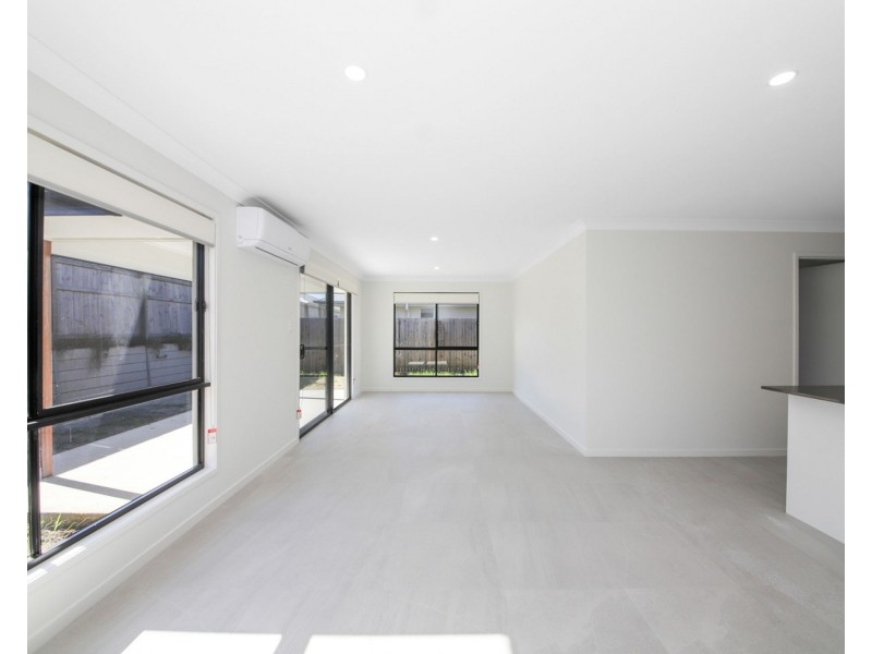 7 Laon Street, Pimpama QLD 4209