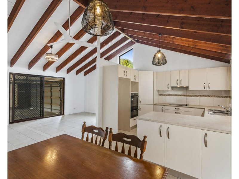 4 Conebush St, Ashmore QLD 4214