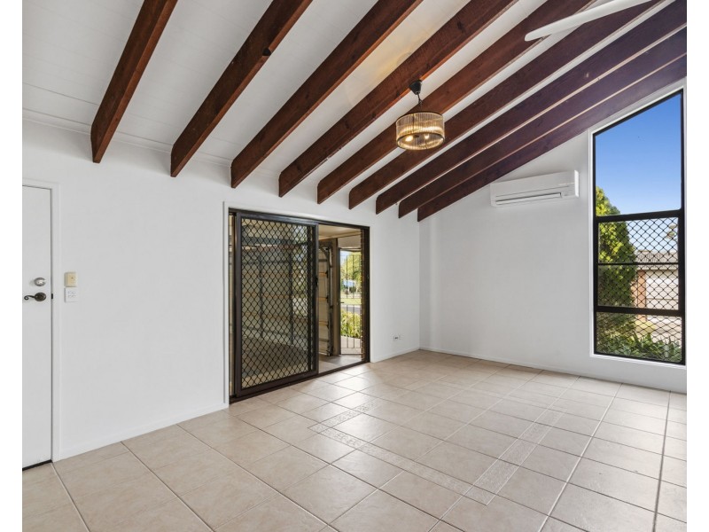 4 Conebush St, Ashmore QLD 4214