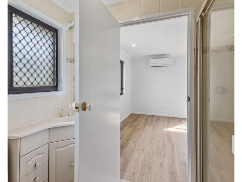 4 Conebush St, Ashmore QLD 4214