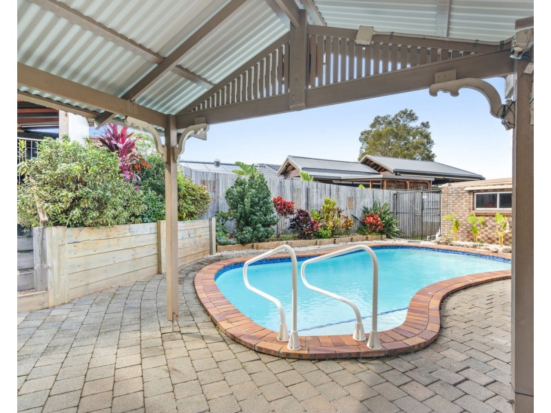 4 Conebush St, Ashmore QLD 4214