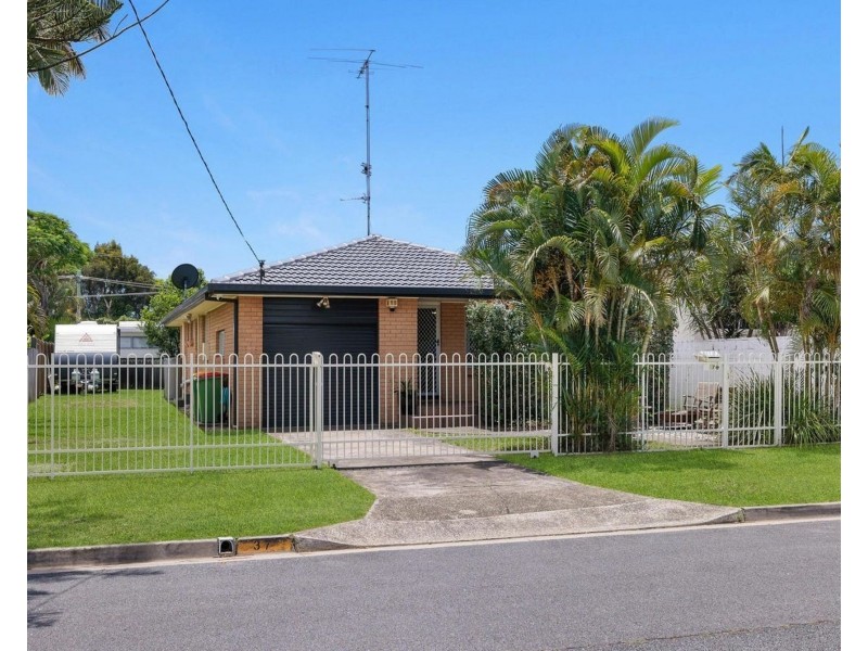 37 Coogeen St, Bundall QLD 4217