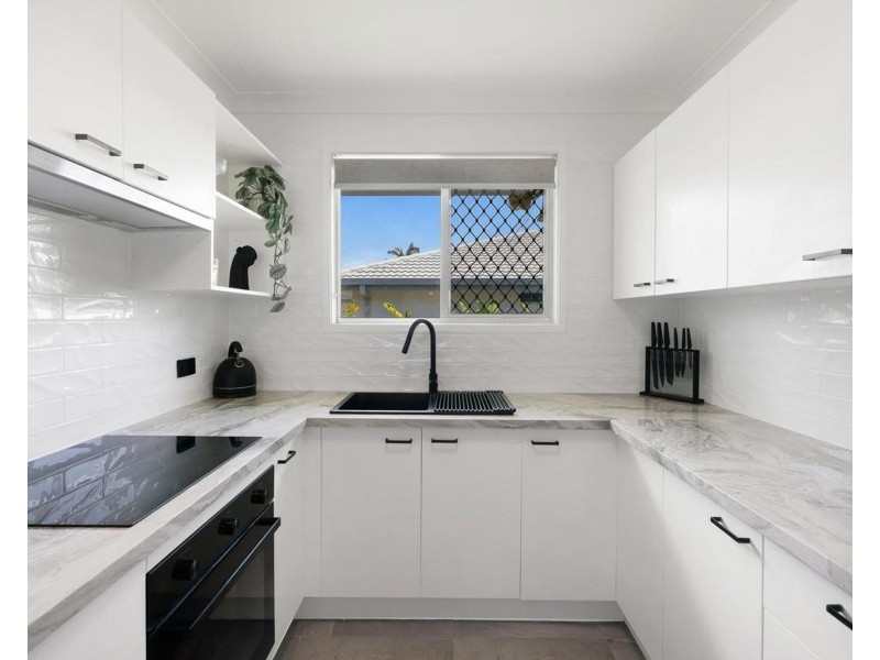 37 Coogeen St, Bundall QLD 4217