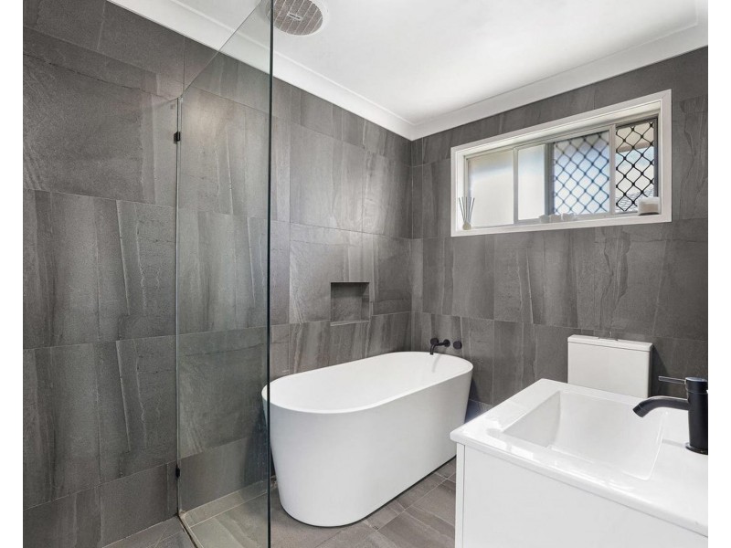 37 Coogeen St, Bundall QLD 4217