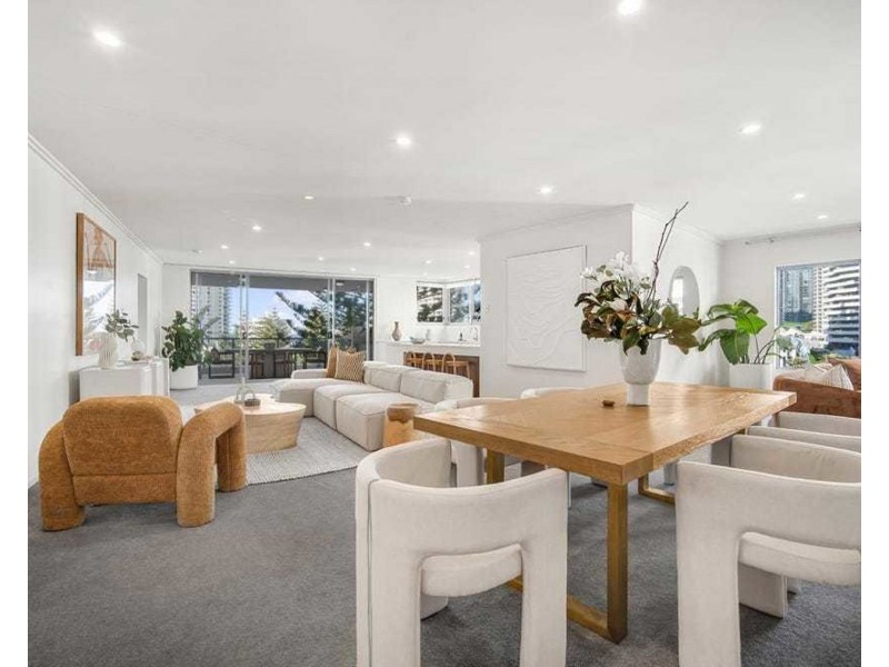 11/120 Surf Parade, Broadbeach QLD 4218