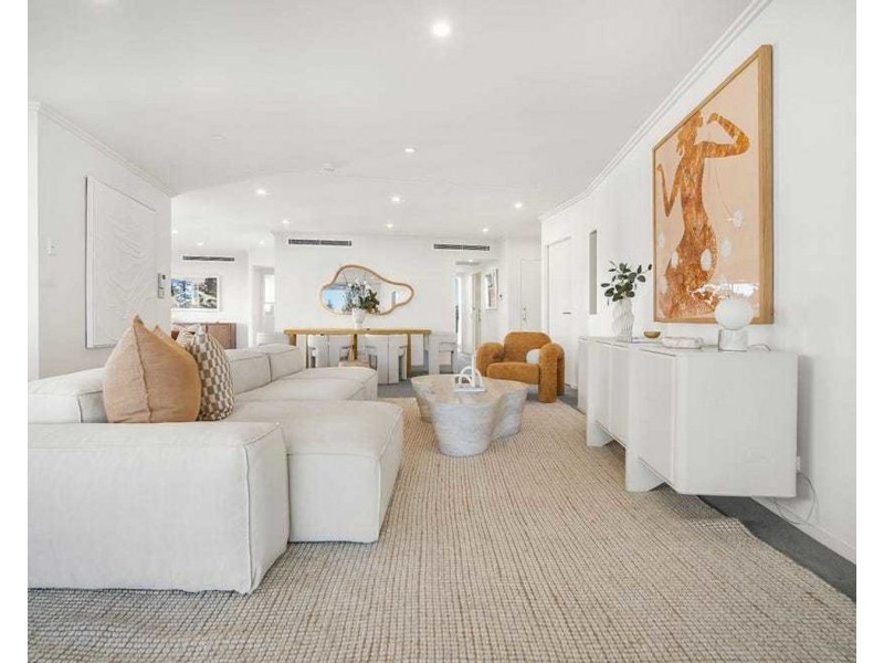 11/120 Surf Parade, Broadbeach QLD 4218