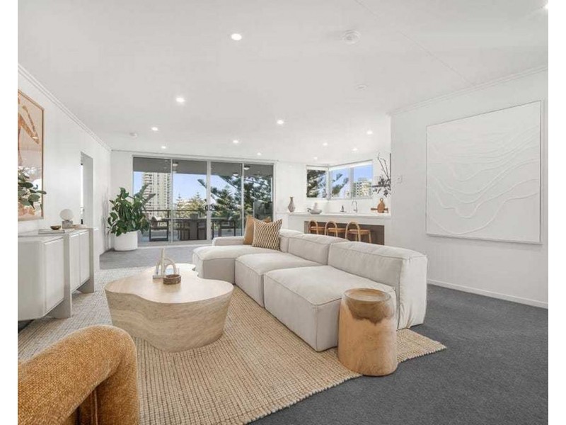 11/120 Surf Parade, Broadbeach QLD 4218
