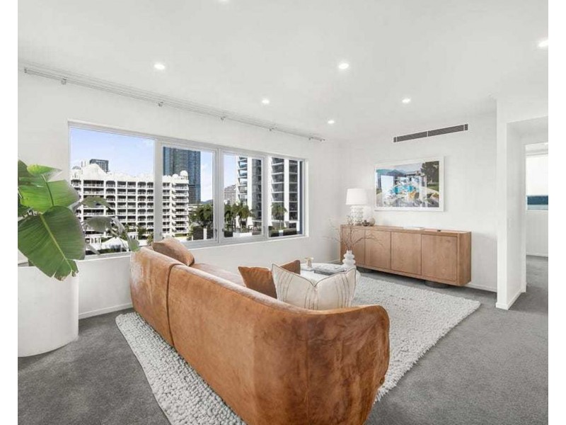 11/120 Surf Parade, Broadbeach QLD 4218