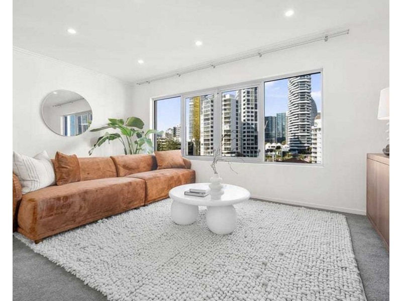 11/120 Surf Parade, Broadbeach QLD 4218