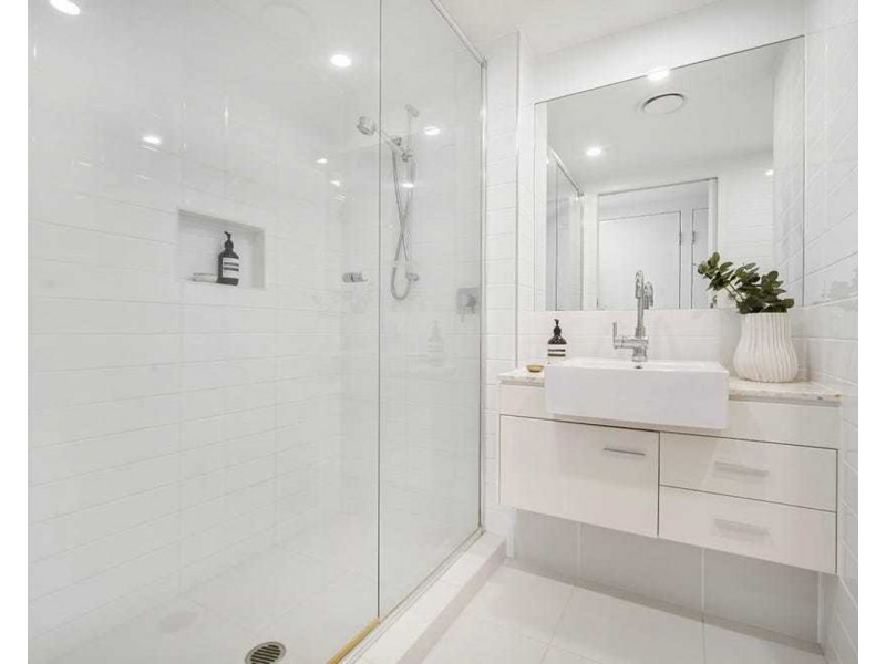 11/120 Surf Parade, Broadbeach QLD 4218