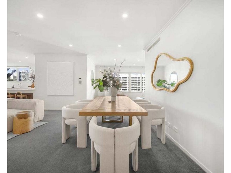 11/120 Surf Parade, Broadbeach QLD 4218