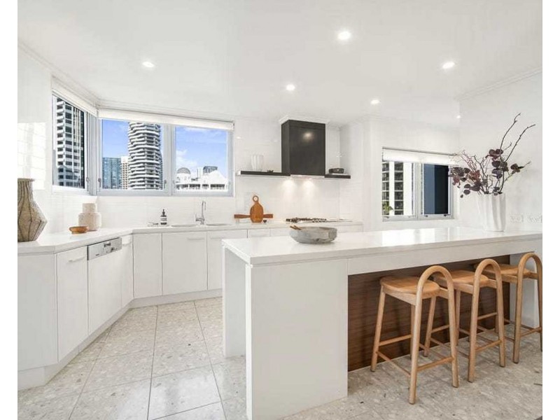 11/120 Surf Parade, Broadbeach QLD 4218