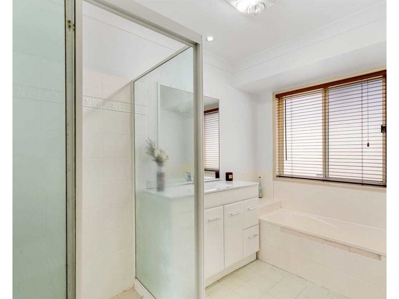20 Cootharaba Drive, Helensvale QLD 4212