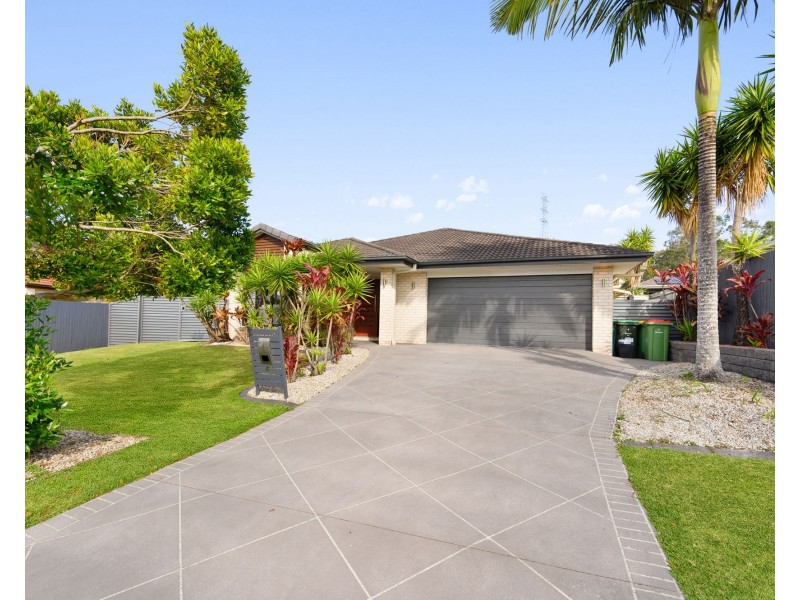 4 Roper Street, Pacific Pines QLD 4211