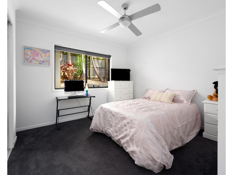 4 Roper Street, Pacific Pines QLD 4211