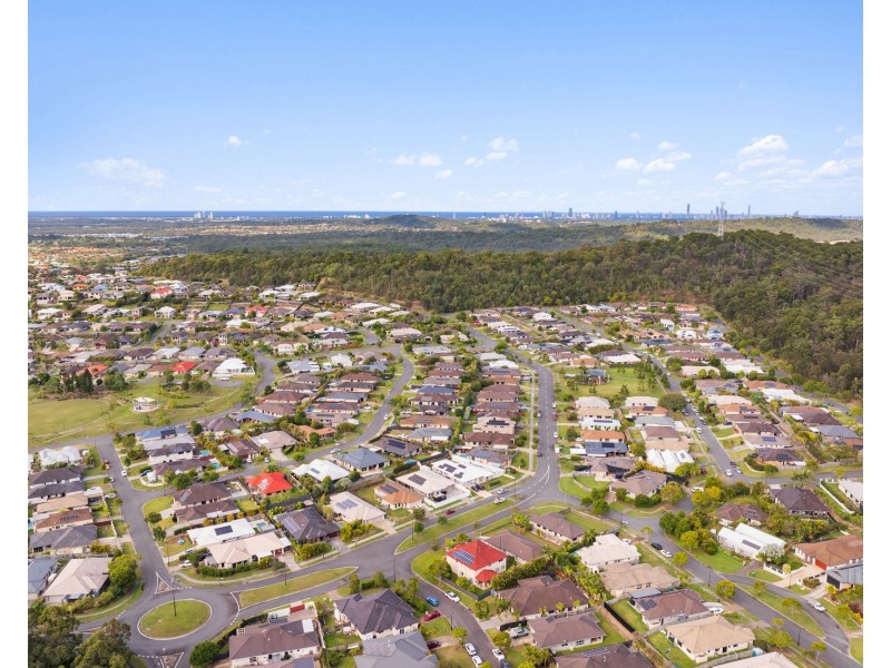 4 Roper Street, Pacific Pines QLD 4211