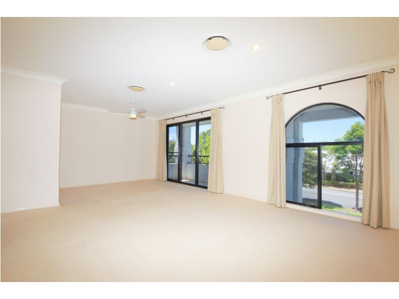 4 Anitra Lane, Coomera Waters QLD 4209