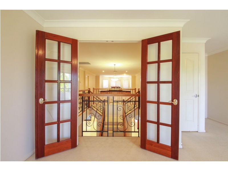 4 Anitra Lane, Coomera Waters QLD 4209