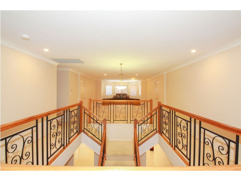 4 Anitra Lane, Coomera Waters QLD 4209