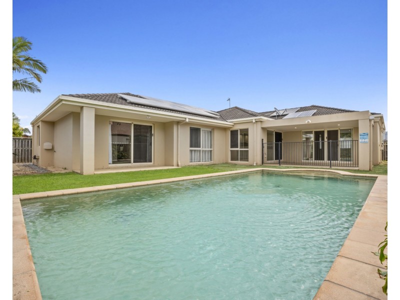 22 Fairbairn Ct, Oxenford QLD 4210