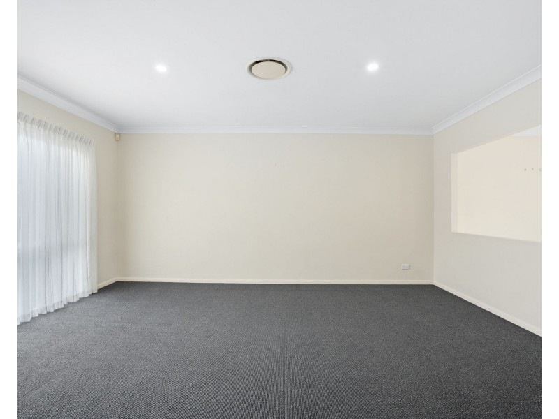 22 Fairbairn Ct, Oxenford QLD 4210