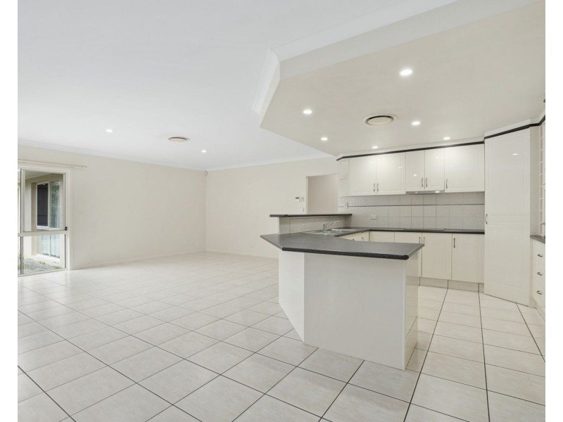 22 Fairbairn Ct, Oxenford QLD 4210