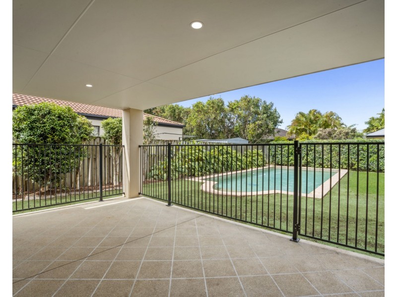22 Fairbairn Ct, Oxenford QLD 4210