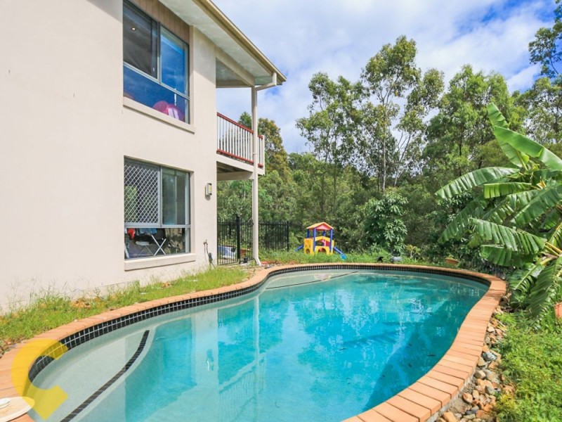 8 Maloney Crescent, Maudsland QLD 4210