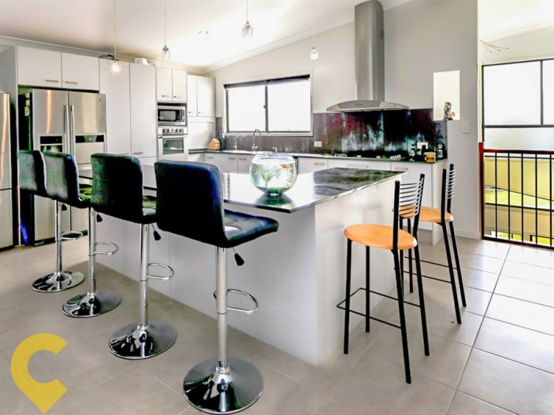 8 Maloney Crescent, Maudsland QLD 4210