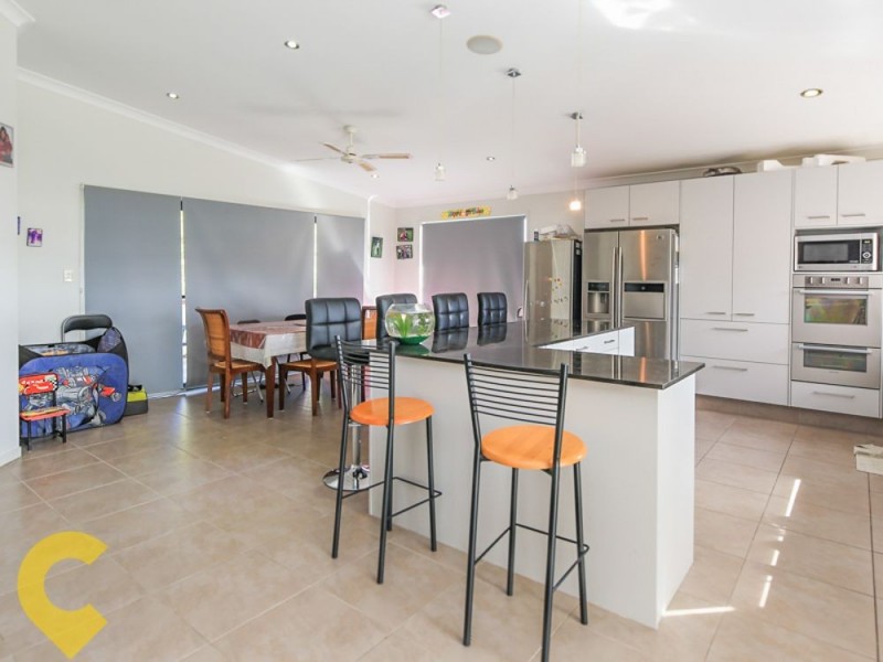 8 Maloney Crescent, Maudsland QLD 4210