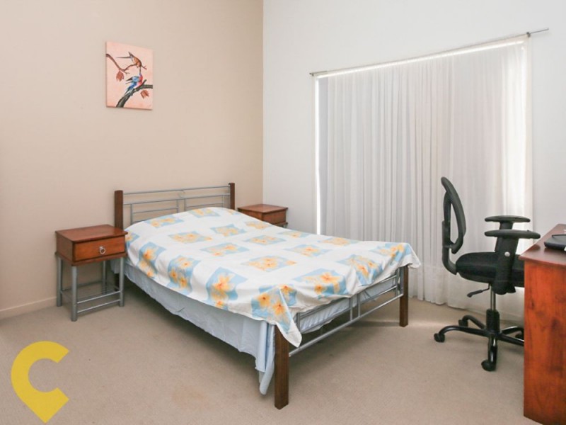8 Maloney Crescent, Maudsland QLD 4210