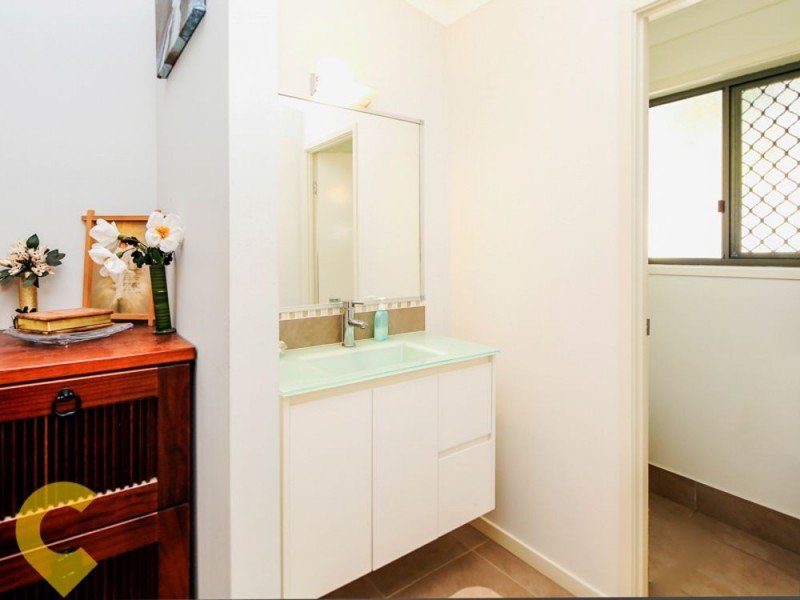 8 Maloney Crescent, Maudsland QLD 4210