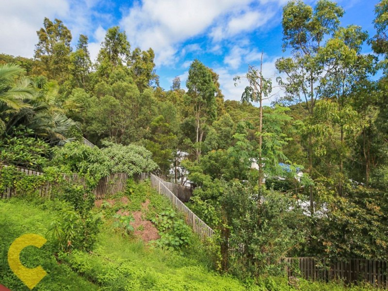 8 Maloney Crescent, Maudsland QLD 4210