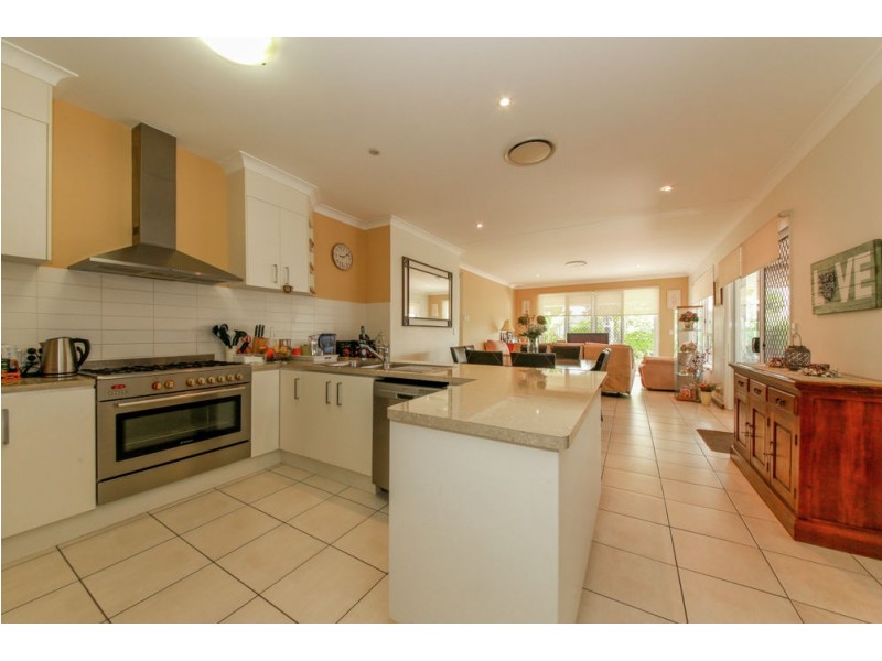 7 Drafters Crescent, Maudsland QLD 4210