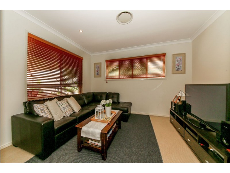 7 Drafters Crescent, Maudsland QLD 4210