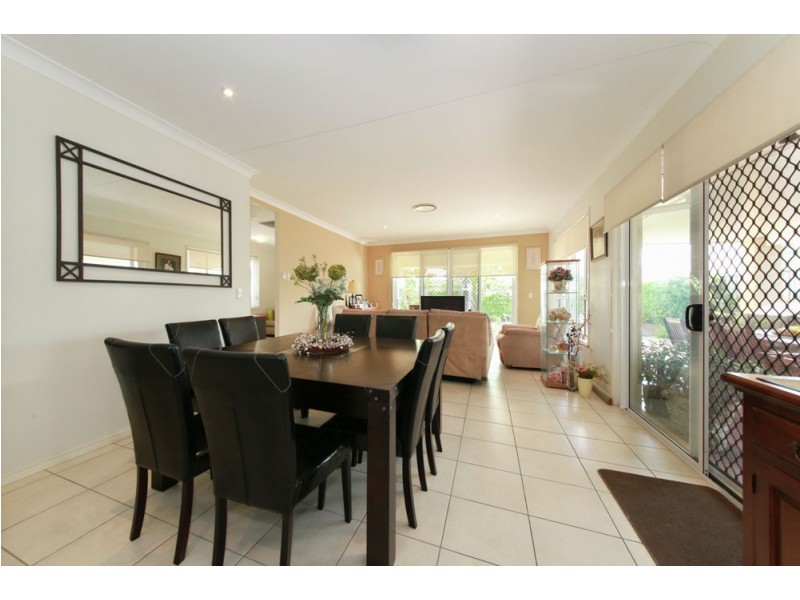 7 Drafters Crescent, Maudsland QLD 4210