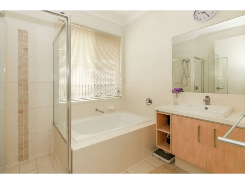 7 Drafters Crescent, Maudsland QLD 4210