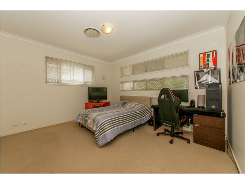 7 Drafters Crescent, Maudsland QLD 4210