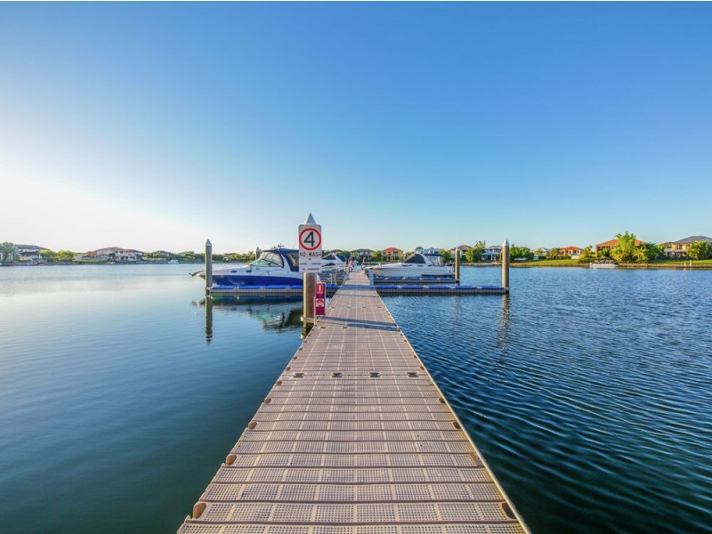 555 Oyster Cove Promenade, Helensvale QLD 4212